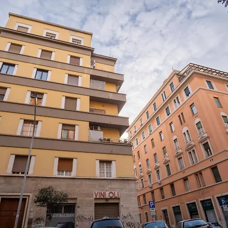 Elegantis Solinda - Easily Get To The Historic Center, Metro, Tram And Bus Are Nearby * Roma