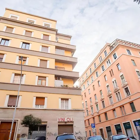 Elegantis Solinda With Private Terrace - Steps From Metro, Tram & Bus To Rome's Historic Center *