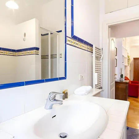 Elegantis Solinda With Private Terrace - Steps From Metro, Tram & Bus To Rome's Historic Center 公寓 *